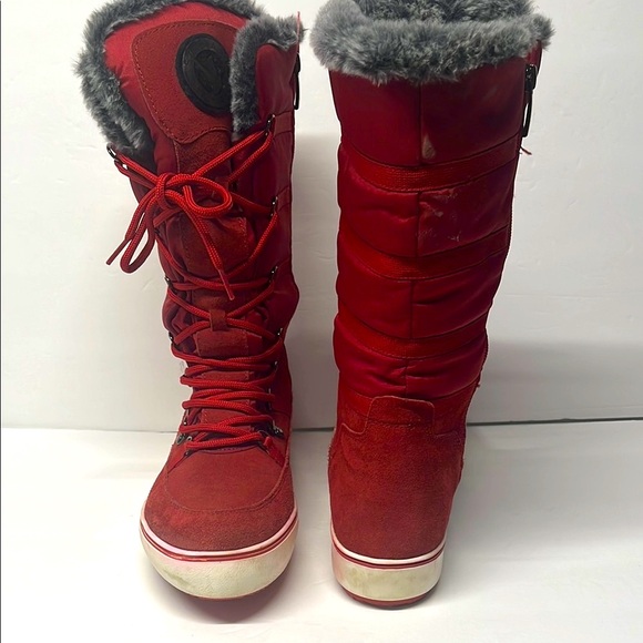Santana Canada Red Winter Boots with Gray Fur - Picture 2 of 9